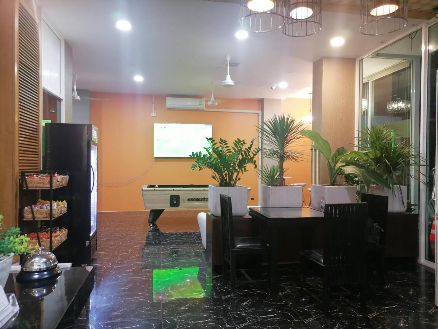 Nj Patong Hotel Экстерьер фото