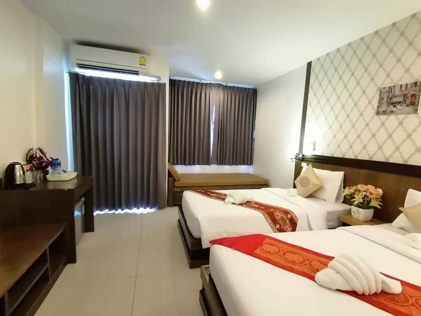 Nj Patong Hotel Экстерьер фото